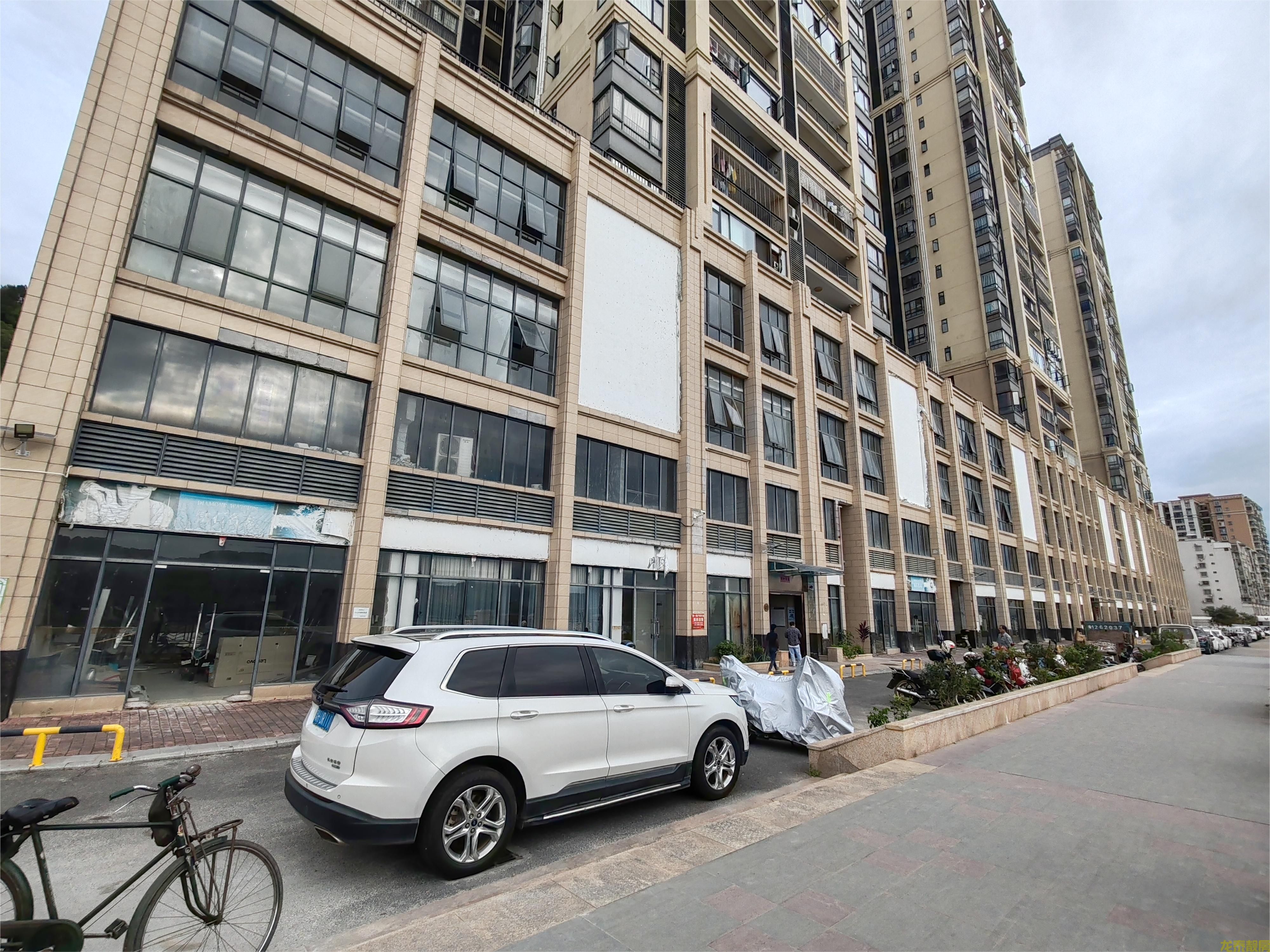 西堤领秀 临街商铺出售