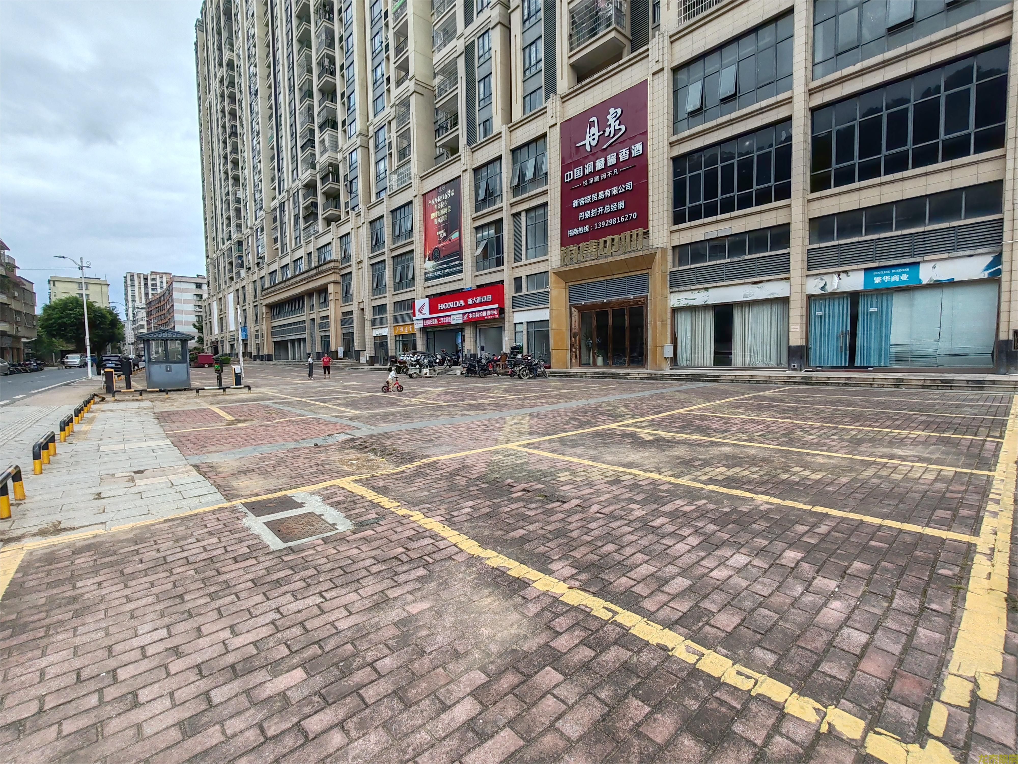 西堤领秀 临街商铺出售