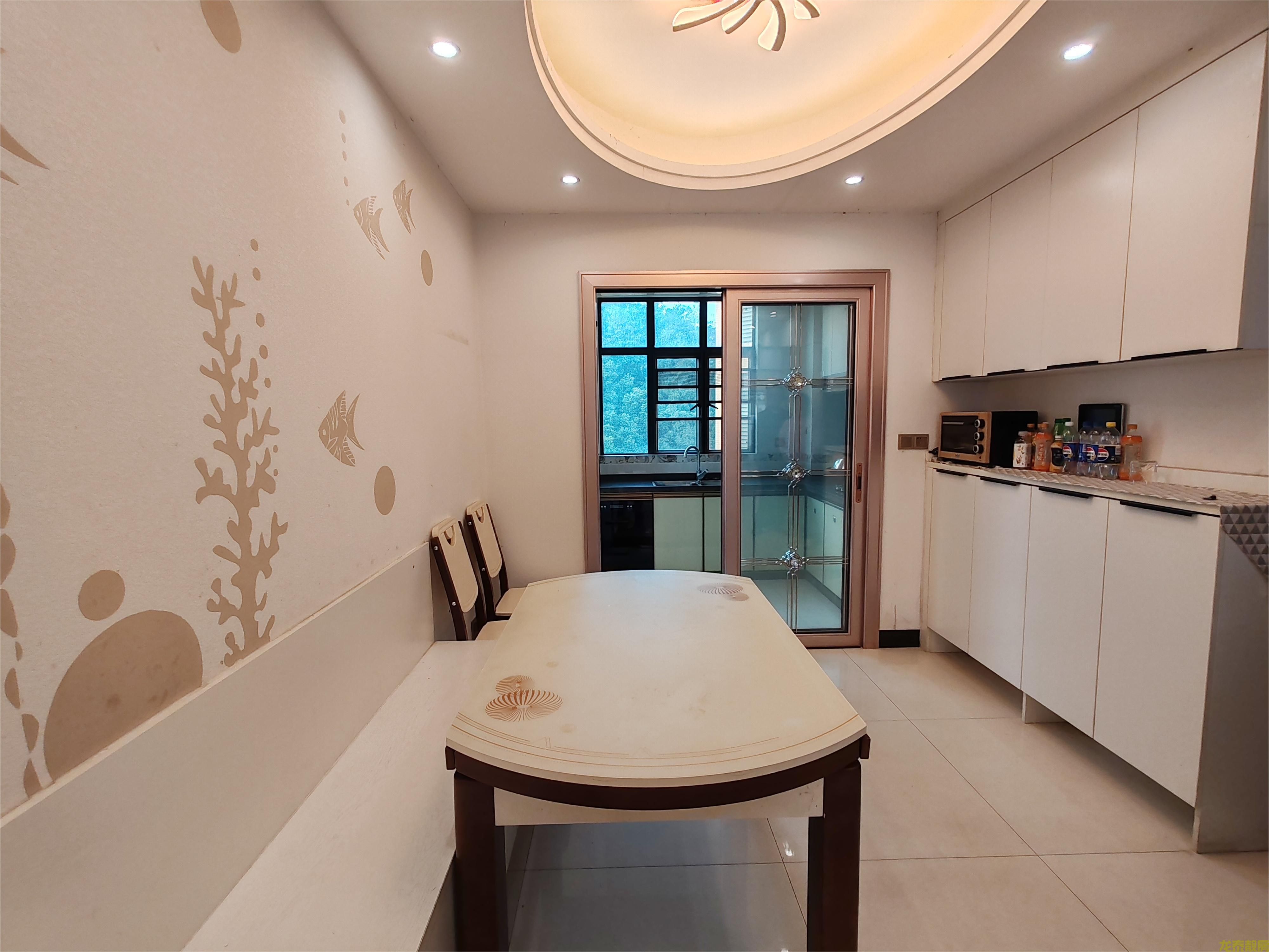 康盛名门精装四房