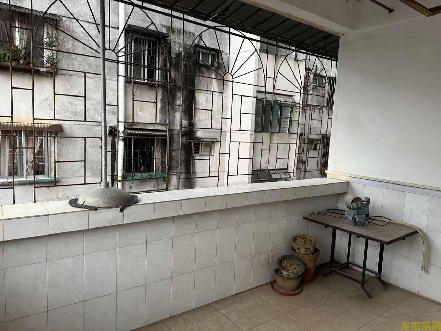 老城区大塘奔辉花园步梯8楼大平层