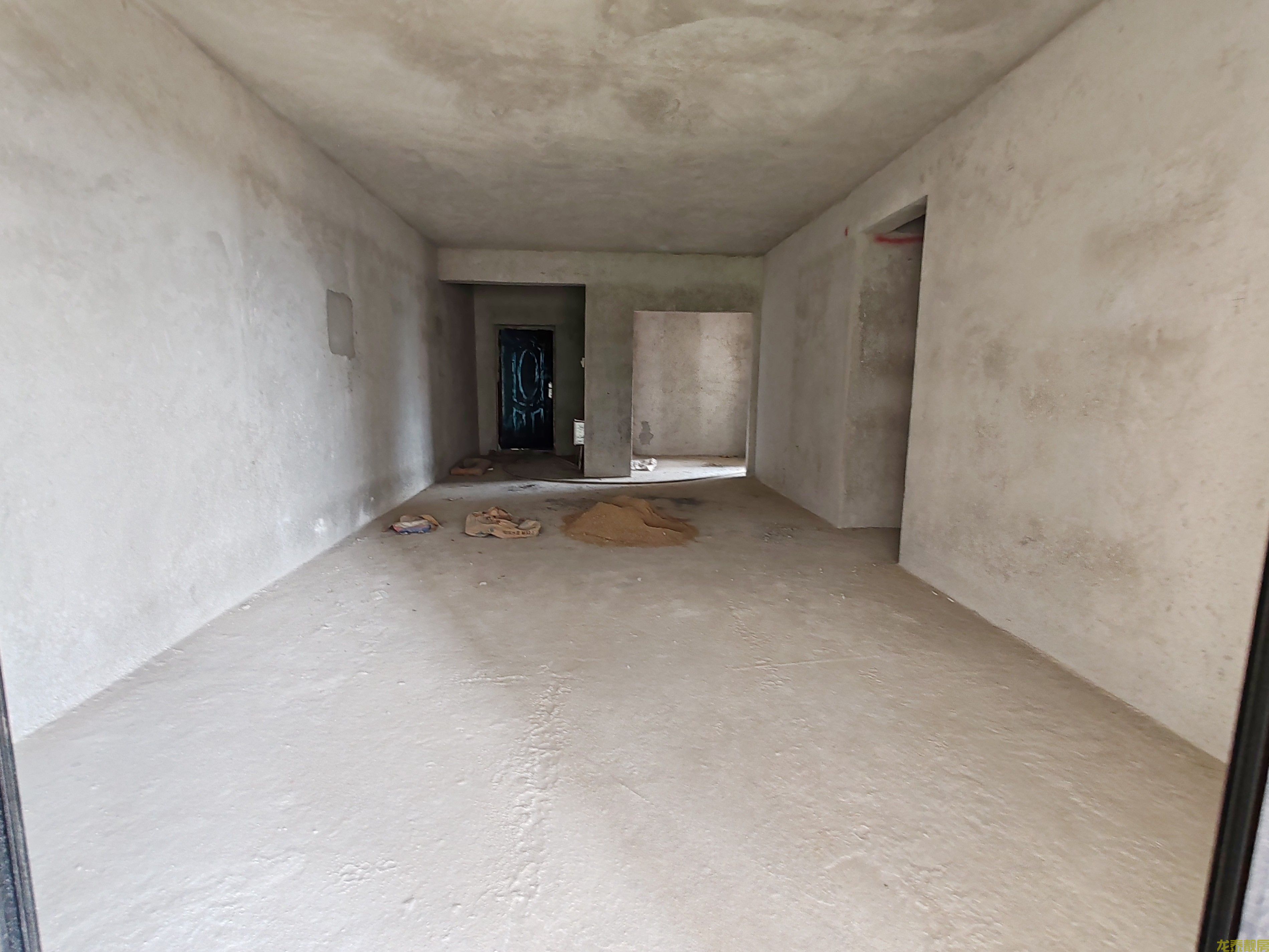 盛世莲花毛坯3房单边位