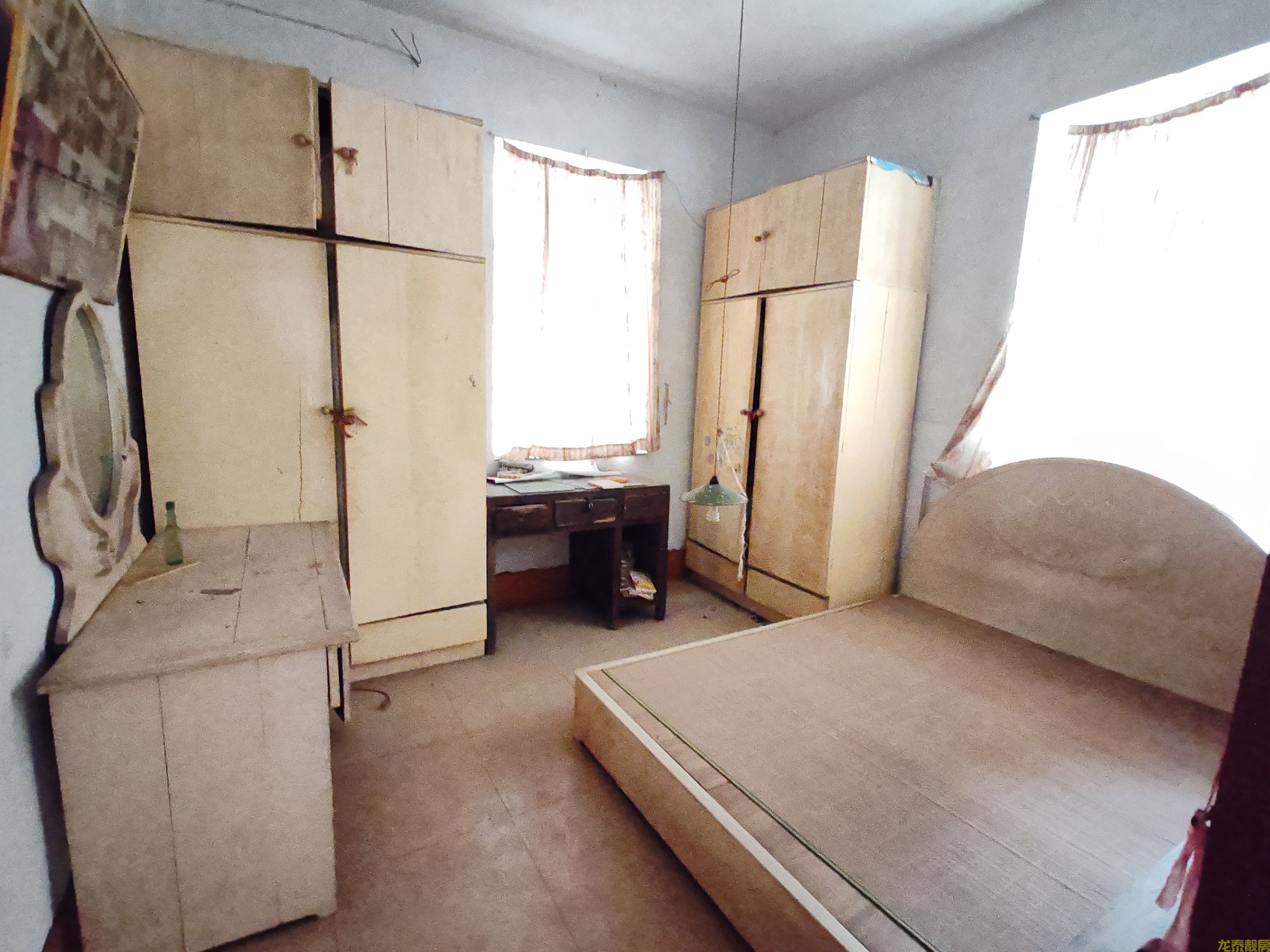 一中门口步梯三楼