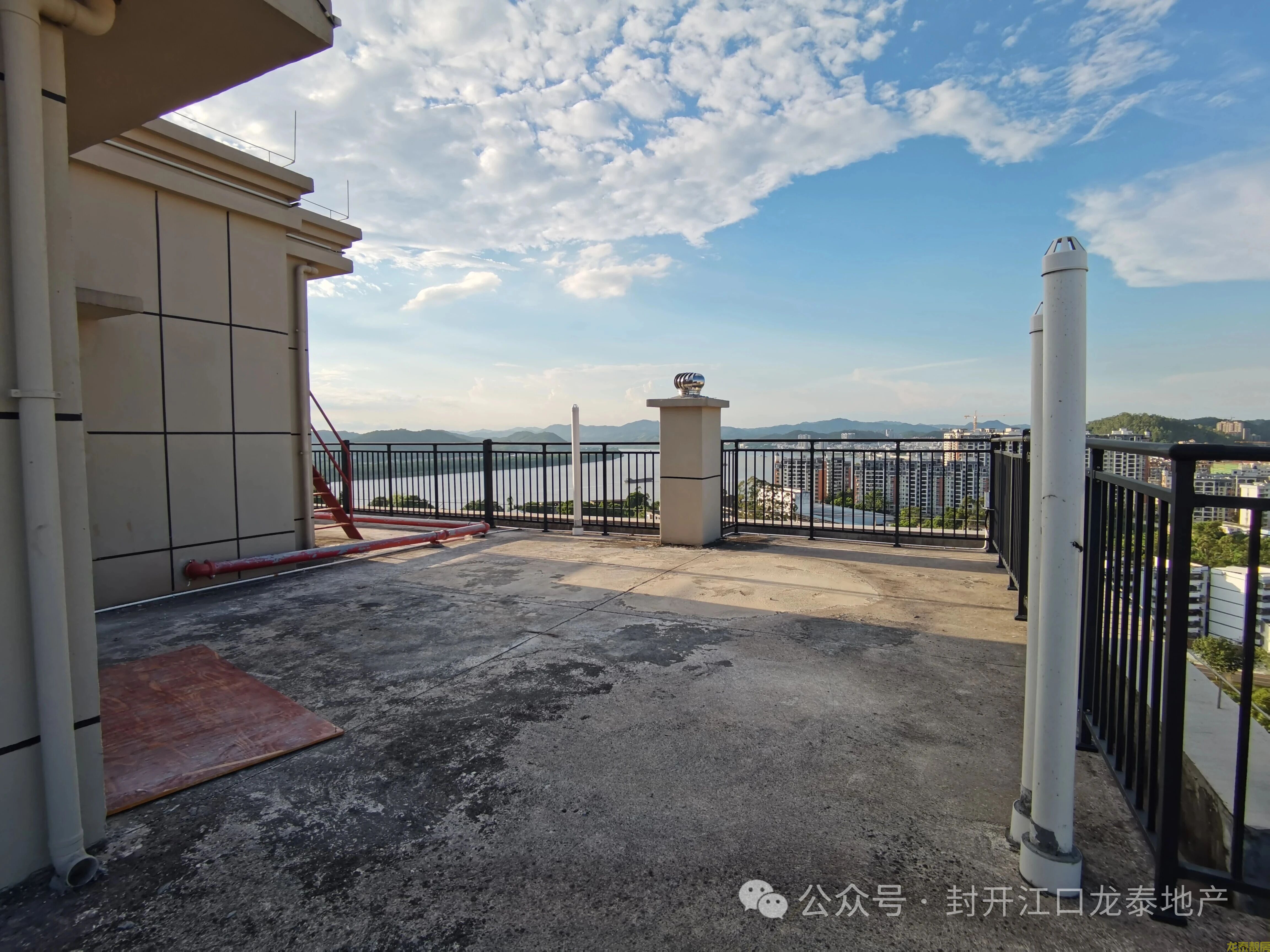 广信华府复式江景四房