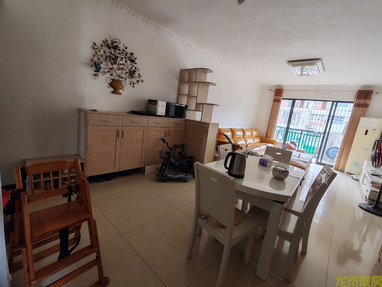 广信嘉园中高楼层精装三居室，附带全套家私家电