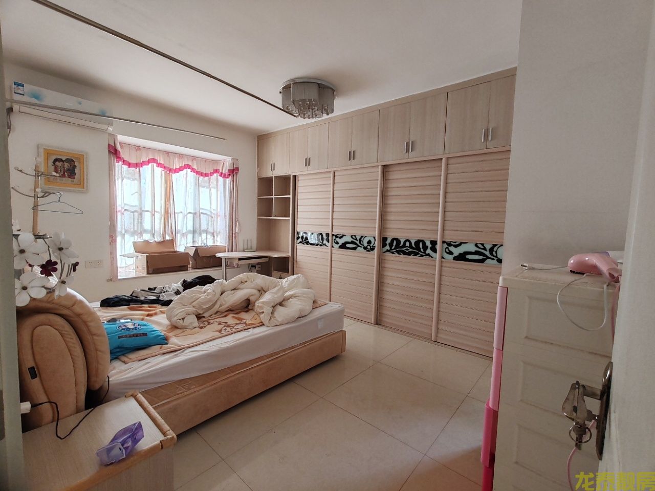 广信嘉园中高楼层精装三居室，附带全套家私家电