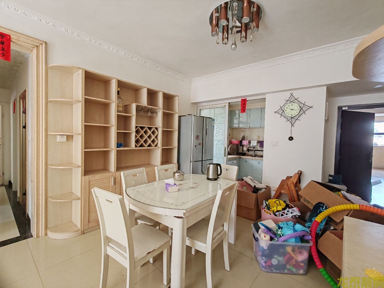 广信嘉园中高楼层精装三居室，附带全套家私家电